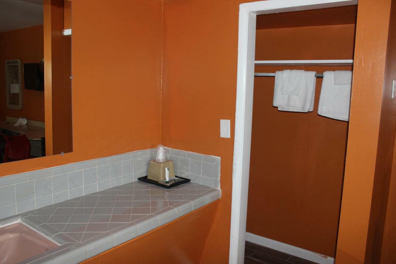 Budget Inn Pulaski Экстерьер фото
